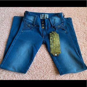 Colombian butt lifter